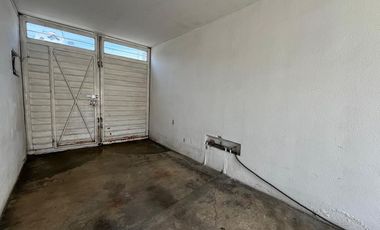 Casa en Venta con Locales Comerciales Toluca