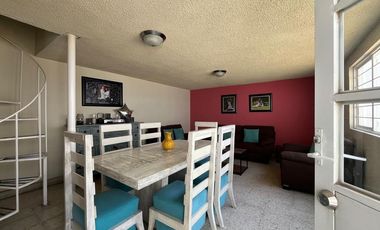 Casa en Venta con Locales Comerciales Toluca