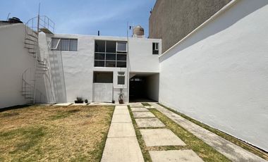 Casa en Venta con Locales Comerciales Toluca