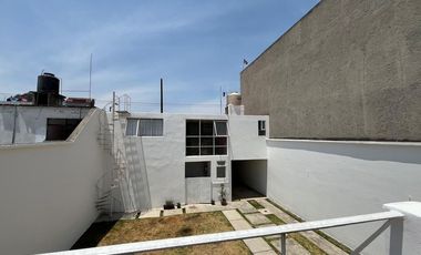 Casa en Venta con Locales Comerciales Toluca