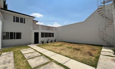 Casa en Venta con Locales Comerciales Toluca