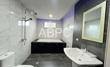3 Bedrooms 3 Bathrooms in East Pattaya