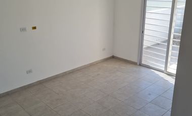 DUPLEX 3 AMBIENTES. BARRIO FELIX U. CAMET.