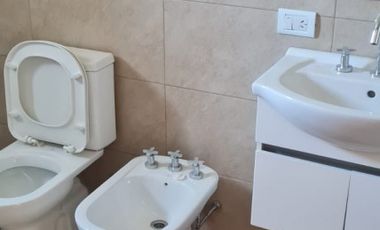 DUPLEX 3 AMBIENTES. BARRIO FELIX U. CAMET.