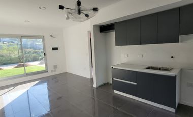 VENTA CASA MODERNA  A ESTRENAR DE DOS PLANTAS ZONA NORTE