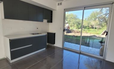 VENTA CASA MODERNA  A ESTRENAR DE DOS PLANTAS ZONA NORTE