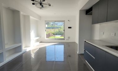VENTA CASA MODERNA  A ESTRENAR DE DOS PLANTAS ZONA NORTE