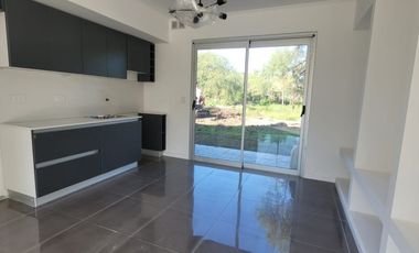 VENTA CASA MODERNA  A ESTRENAR DE DOS PLANTAS ZONA NORTE