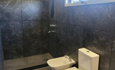 VENTA CASA MODERNA  A ESTRENAR DE DOS PLANTAS ZONA NORTE