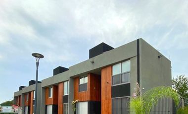 VENTA CASA MODERNA  A ESTRENAR DE DOS PLANTAS ZONA NORTE