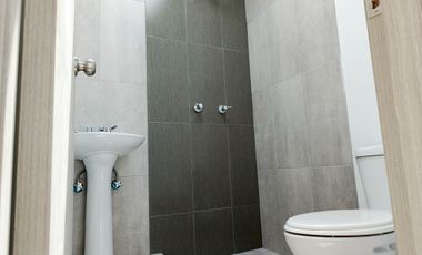 Venta casa a estrenar, sector Mitad del Mundo