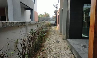 FOR SELL House Le - marn Klong Luang MRT-Bang Son CX-121030