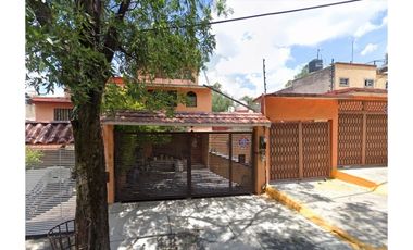 Casa en Remate en Viveros de La Loma, F-2054