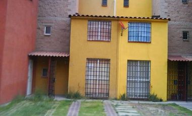 Casa en Remate en Los Portales, F-382