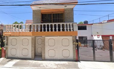 Casa en Remate en Valle Dorado, F-608