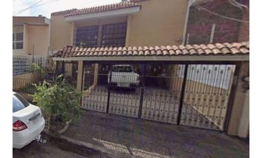 Casa en Remate en Bosques De La Victoria, Guadalajara F-216