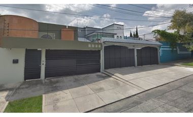 Casa en Remate en Ciudad Satélite, F-882