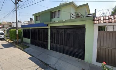 Casa en Remate en Paseos de Sta María, F-1049
