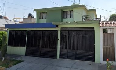 Casa en Remate en Paseos de Sta María, F-1049
