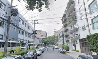 Depto en Remate en Granada, F-1159