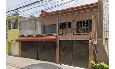 Casa en Remate en Jardín Balbuena, F-1373