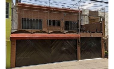 Casa en Remate en Jardín Balbuena, F-1373