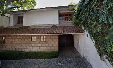 Casa en Remate en San Jeronimo Lidice, F-1412