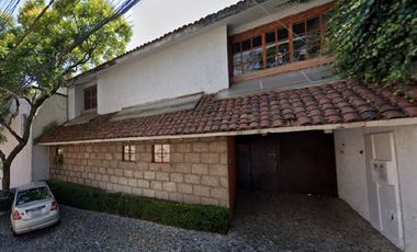 Casa en Remate en San Jeronimo Lidice, F-1412