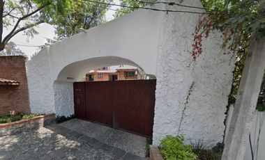 Casa en Remate en San Jeronimo Lidice, F-1412