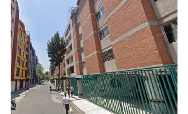 Depto en Remate en Paseos de Taxqueña, F-1481