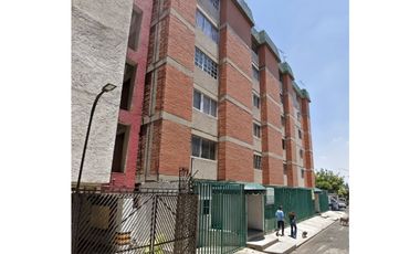 Depto en Remate en Paseos de Taxqueña, F-1481