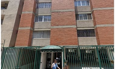 Depto en Remate en Paseos de Taxqueña, F-1481