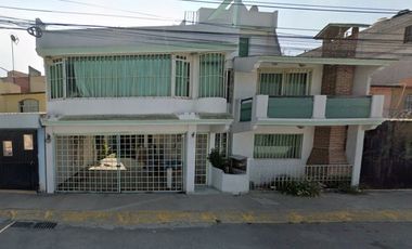 Casa en Remate en Real Del Bosque, F-1722