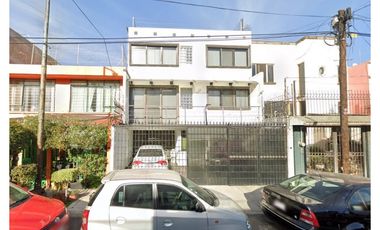 Casa en Remate en Jardín Balbuena, F-1796