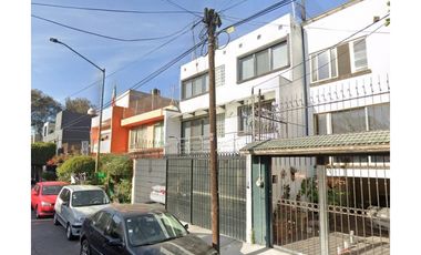 Casa en Remate en Jardín Balbuena, F-1796