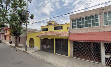 Casa en Remate en Pedregal de Sta Úrsula, F-1849