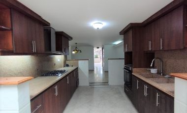 CASA EN ARRIENDO UBICADA EN ENVIGADO SECTOR LA PAZ