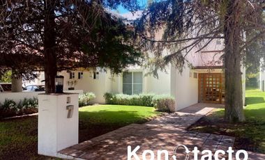 CASA EN VENTA EN SANTIAGO, EL CAMPANARIO, QUERÉTARO DE SUPER LUJO
