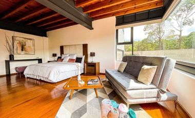 RENTA CASA EN AVANDARO VALLE DE BRAVO -  LA CASA DE LAS ESCULTURAS