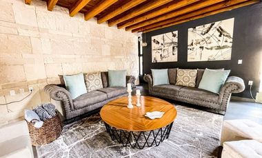 RENTA CASA EN AVANDARO VALLE DE BRAVO -  LA CASA DE LAS ESCULTURAS