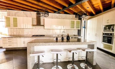 RENTA CASA EN AVANDARO VALLE DE BRAVO -  LA CASA DE LAS ESCULTURAS