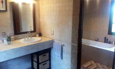 Casa en venta - 3 Dormitorios 2 Baños - Villa Gesell