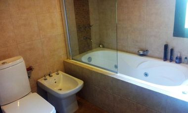 Casa en venta - 3 Dormitorios 2 Baños - Villa Gesell