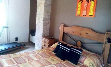 Casa en venta - 3 Dormitorios 2 Baños - Villa Gesell