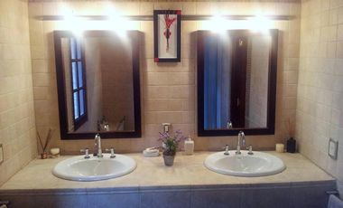Casa en venta - 3 Dormitorios 2 Baños - Villa Gesell