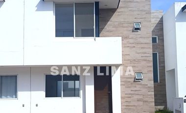 Cartagena: Hermosa casa dentro de tranquilo fraccionamiento.