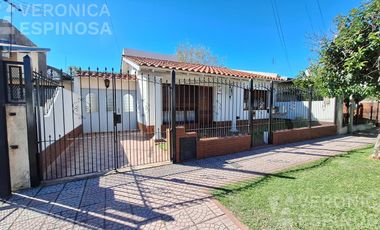 Casa venta 3 dormitorios moron