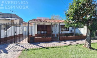 Casa venta 3 dormitorios moron