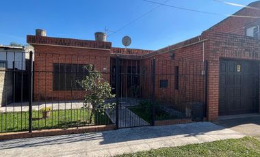 Casa 4 Ambientes en Moreno Lado Norte