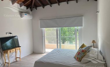 Venta- Casa en Los Castaños con Pileta